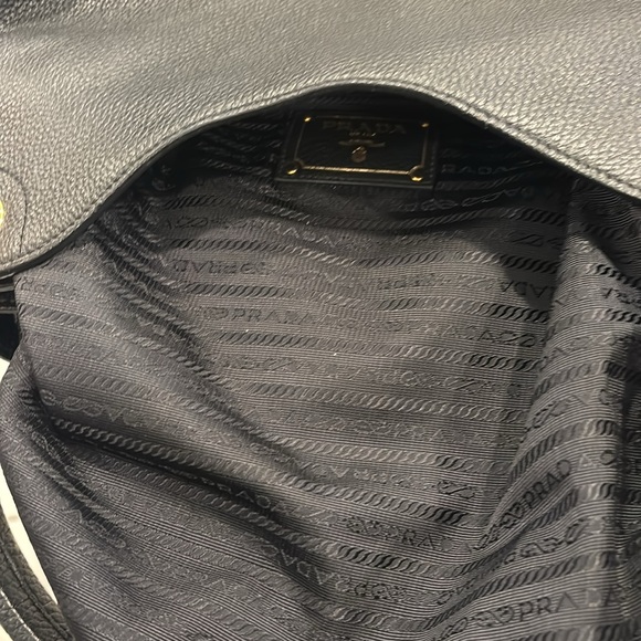 COPY - PRADA leather shoulder bag . - Picture 12 of 13